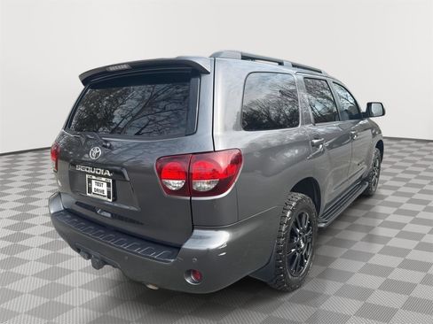 Used 2018 Toyota Sequoia TRD Sport image 5