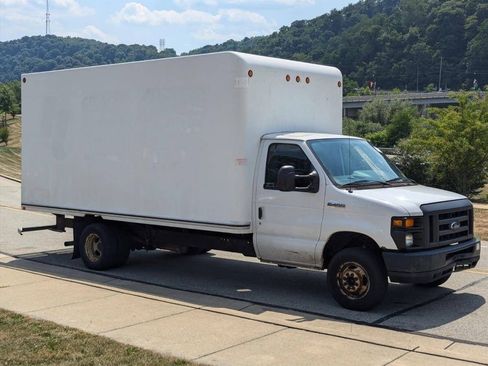 Used 2016 Ford E-450 and Econoline 450 Super Duty image 1