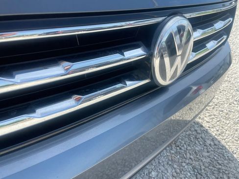 Used 2018 Volkswagen Tiguan SEL FWD image 13