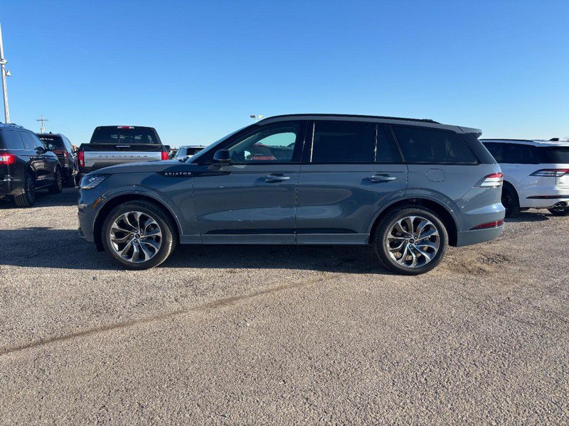 New 2026 Lincoln Aviator AWD w/ Jet Appearance Package image 9