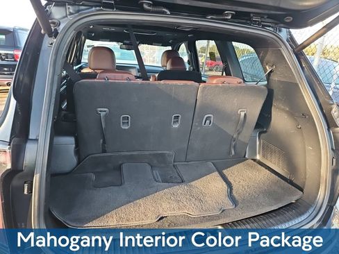 Used 2024 Kia Telluride EX w/ EX Captain's Chair Package FWD image 8