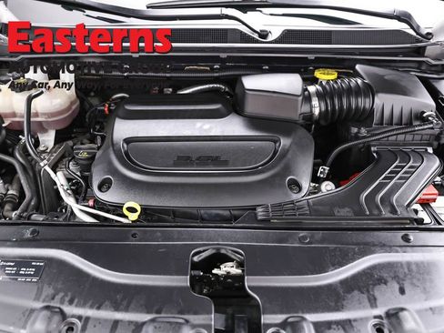 Used 2020 Chrysler Pacifica Touring-L FWD image 7