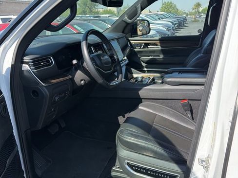 Used 2023 Jeep Grand Wagoneer 4WD image 10