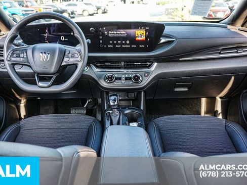 Used 2025 Buick Envista Preferred image 25