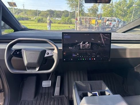 Used 2024 Tesla Cybertruck Cyberbeast AWD/4WD image 12