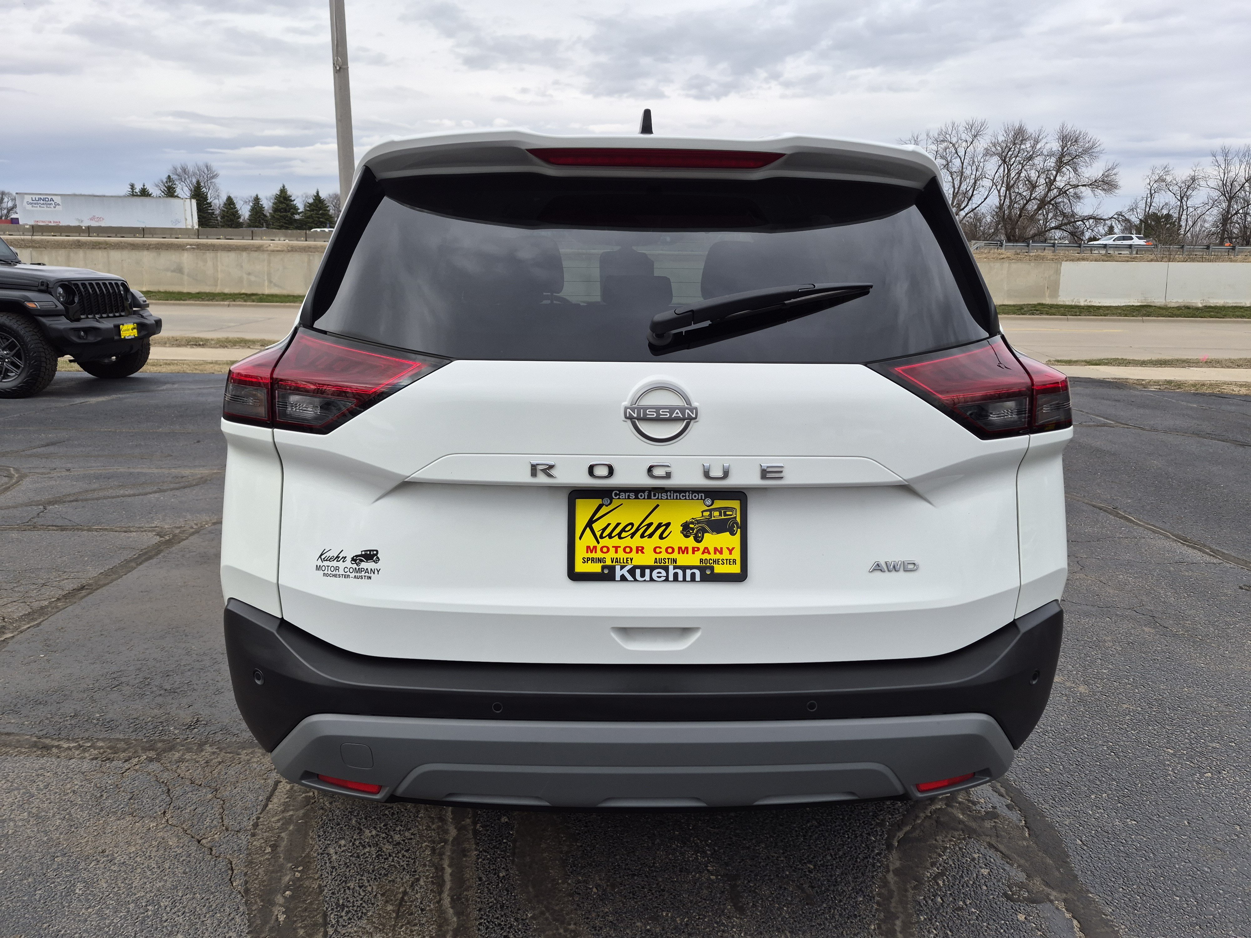 Used 2023 Nissan Rogue S AWD/4WD image 7