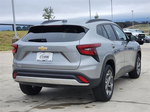 Certified 2024 Chevrolet Trax LT w/ Sunroof Package image 6