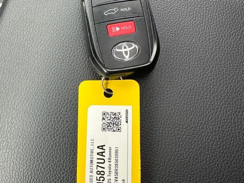 Used 2025 Toyota 4Runner Limited image 20