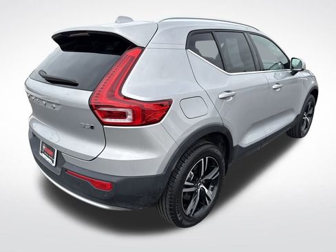 Used 2025 Volvo XC40 B5 Core image 14
