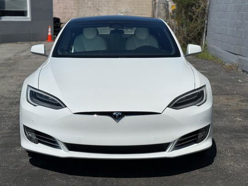 Used 2021 Tesla Model S Performance image 10