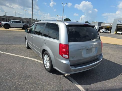 Used 2017 Dodge Grand Caravan SXT FWD image 5