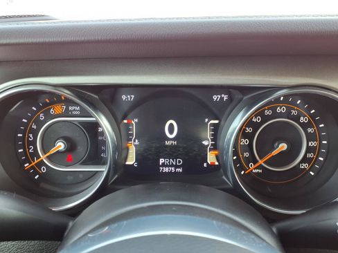Used 2019 Jeep Wrangler Unlimited Sahara w/ Cold Weather Group AWD/4WD image 16