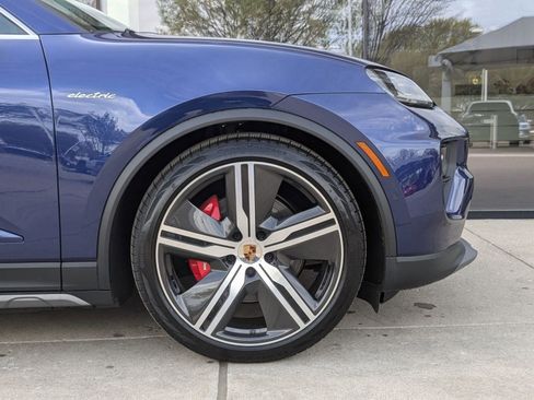 New 2025 Porsche Macan 4S Electric image 11