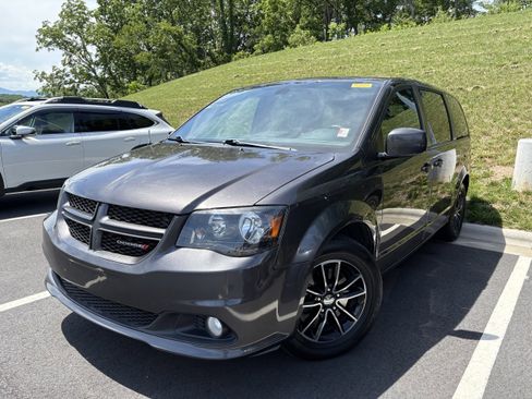 Used 2019 Dodge Grand Caravan GT FWD image 3