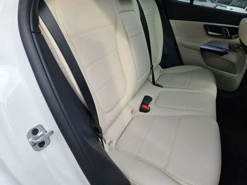 Used 2026 Mercedes-Benz GLC 300 image 21