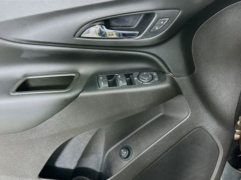 Used 2018 Chevrolet Equinox LT image 15