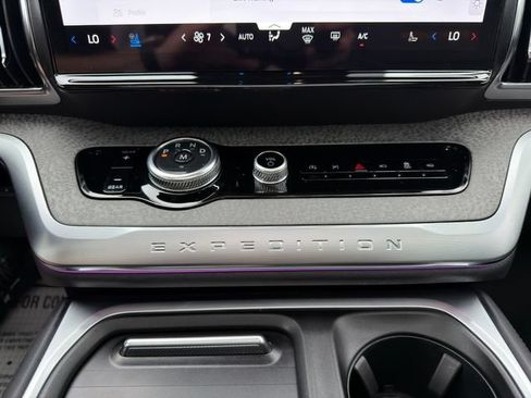 Used 2025 Ford Expedition Tremor AWD/4WD image 47