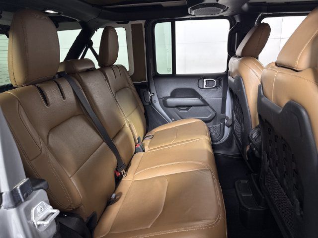 Used 2023 Jeep Wrangler Unlimited Rubicon 4xe w/ Cold Weather Group AWD/4WD image 15
