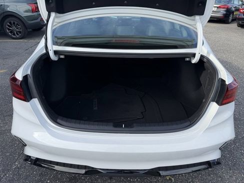 Used 2023 Kia Forte GT-Line w/ GT-Line Premium Package image 9