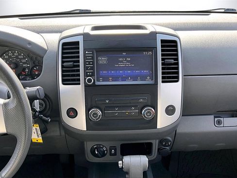 Used 2019 Nissan Frontier SV image 12