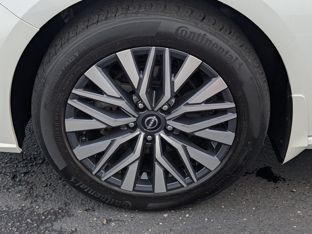 Used 2023 Nissan Altima 2.5 SV AWD/4WD image 13