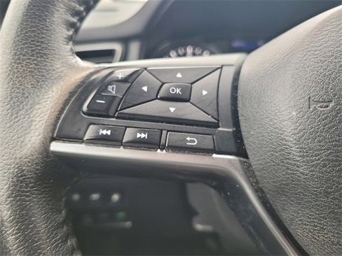 Used 2019 Nissan Rogue SL w/ Premium Package image 28