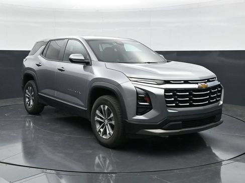 Used 2025 Chevrolet Equinox LT AWD/4WD image 4