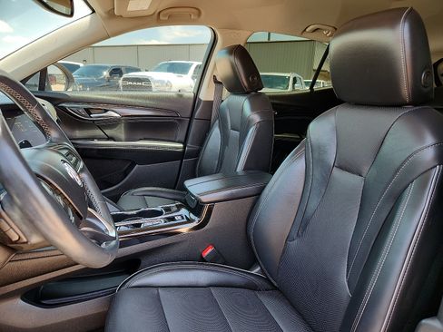 Used 2023 Buick Envision Essence FWD image 11