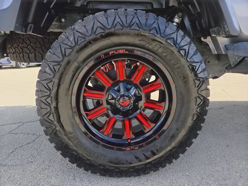 Used 2020 Jeep Gladiator Rubicon AWD/4WD image 18