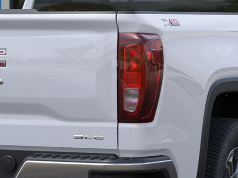 New 2026 GMC Sierra 1500 SLE w/ X31 Off-Road Package AWD/4WD image 12