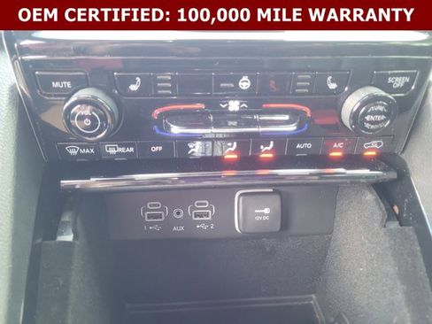 Used 2023 Jeep Grand Cherokee L Limited w/ Black Appearance Package image 38