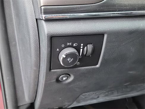 Used 2020 Jeep Grand Cherokee Limited image 24