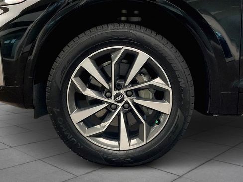 Used 2022 Audi Q5 2.0T Premium w/ Convenience Package AWD/4WD image 11