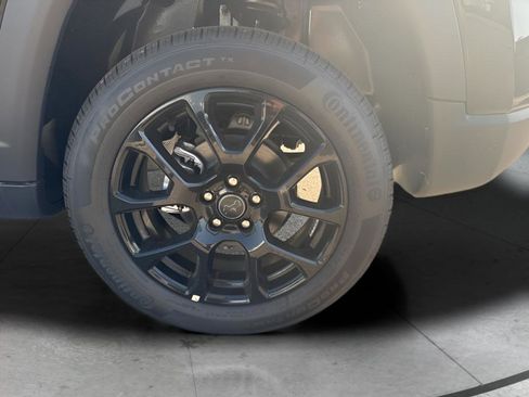 New 2026 Jeep Compass Latitude AWD/4WD image 33