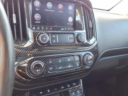 Used 2022 GMC Canyon Denali AWD/4WD image 10