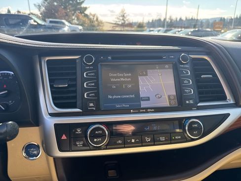 Used 2019 Toyota Highlander Limited Platinum image 20