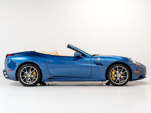 Used 2010 Ferrari California image 5