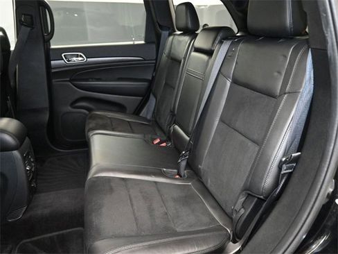 Used 2018 Jeep Grand Cherokee Altitude image 14