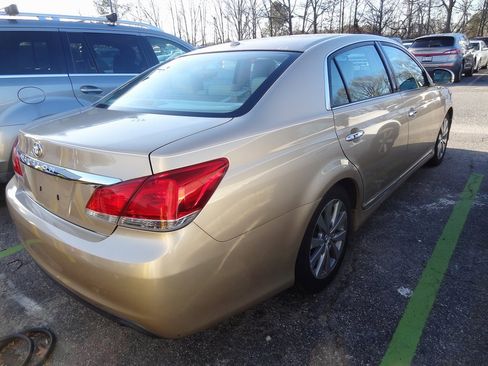 Used 2011 Toyota Avalon Limited image 6