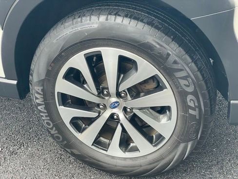 Used 2023 Subaru Outback Premium image 27