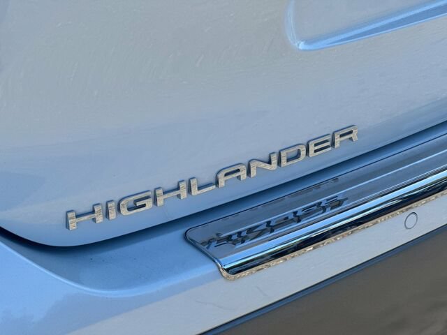 Used 2023 Toyota Highlander Platinum AWD/4WD image 34