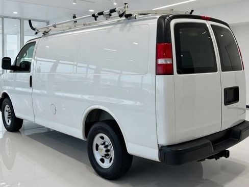 Used 2015 Chevrolet Express 2500 image 4