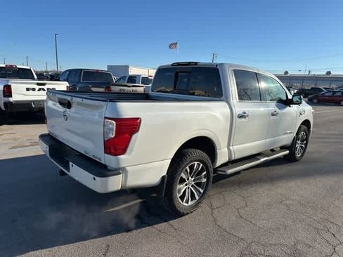 Used 2017 Nissan Titan SL image 21