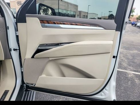 Certified 2025 Cadillac Escalade Sport Platinum w/ LPO, Floor Liner Package AWD/4WD image 32