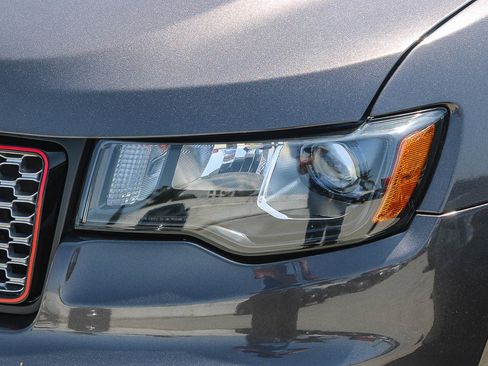 Used 2020 Jeep Grand Cherokee Altitude RWD image 7