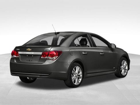 Used 2016 Chevrolet Cruze LT FWD image 2