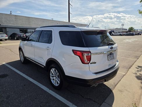 Used 2018 Ford Explorer XLT w/ Equipment Group 202A AWD/4WD image 3