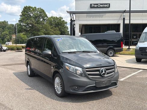 Used 2023 Mercedes-Benz Metris Passenger image 1