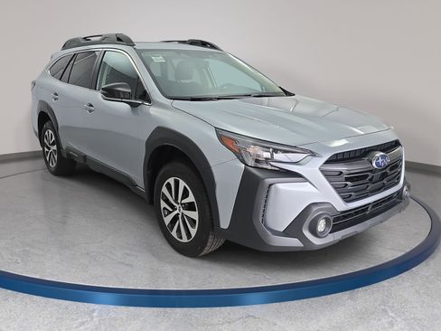 Used 2025 Subaru Outback Premium w/ Popular Package #1A image 3