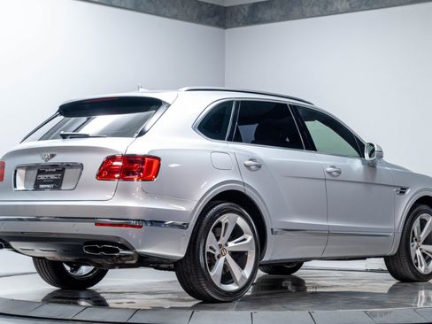 Used 2020 Bentley Bentayga AWD/4WD image 22